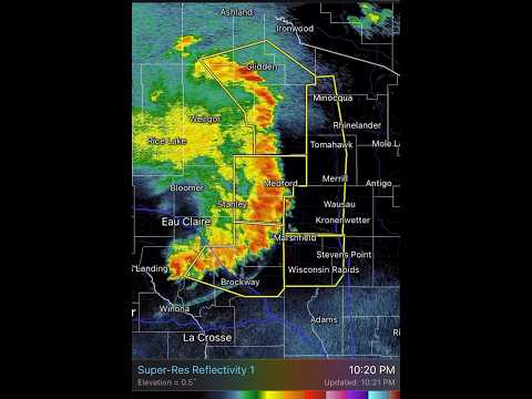 “ Severe Thunderstorm Warning issued across wisconsin main Threat is damaging winds up to 70 mph !