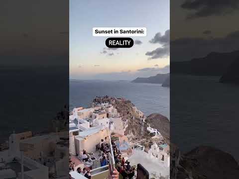 Expectations vs Reality: Sunset in Santorini